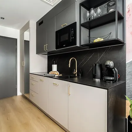 아파트 Sunny - Plac Wolnosci 6 *