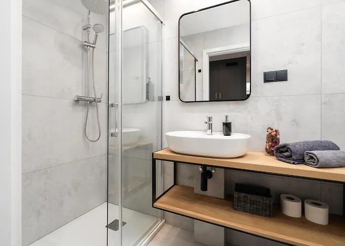 Apartment Sunny - Plac Wolnosci 6 *